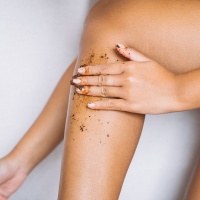 Exfoliating shower gel