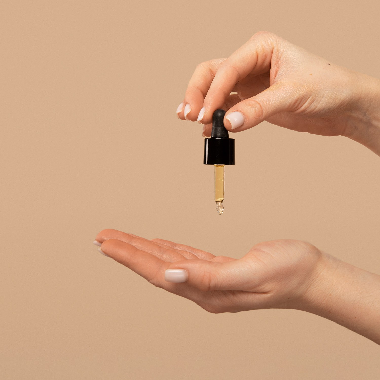 Essential oils, fragrance oils, CO2 extracts and absolutes