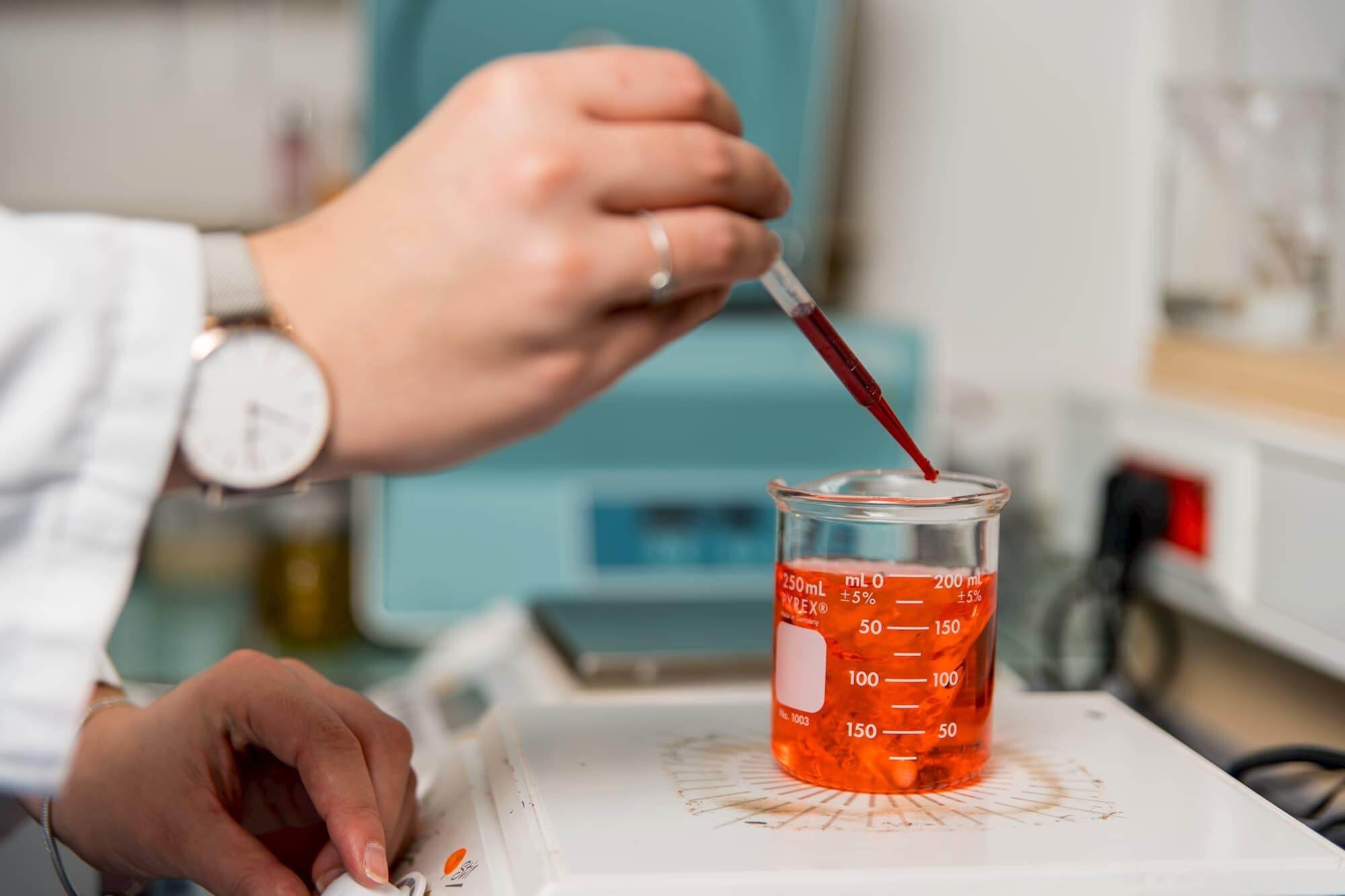 Handymade Formulátor – eszköz receptúrák készítéséhez ellenőrzött adatokkal
