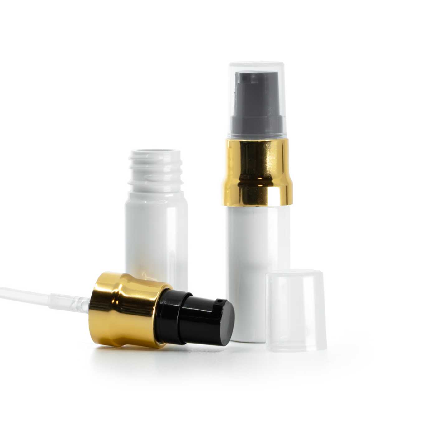 Butelka plastikowa biała, czarno-złoty błyszczący dozownik, przezroczysty kapturek, 10 ml
