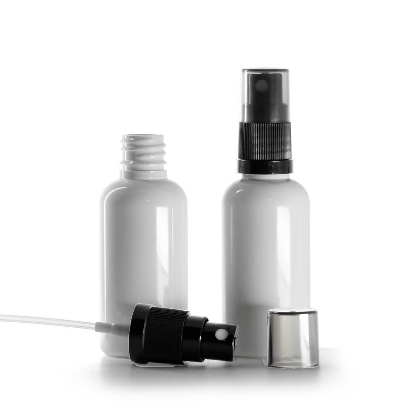 Butelka plastikowa apteczna, biała, atomizer czarny, kapturek przydymiony, 50 ml