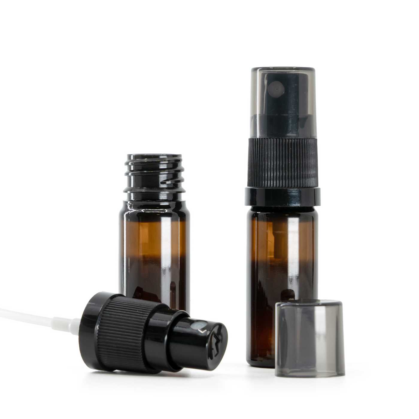Butelka plastikowa, apteczna, brązowa, czarny atomizer, nakładka dymna, 10 ml