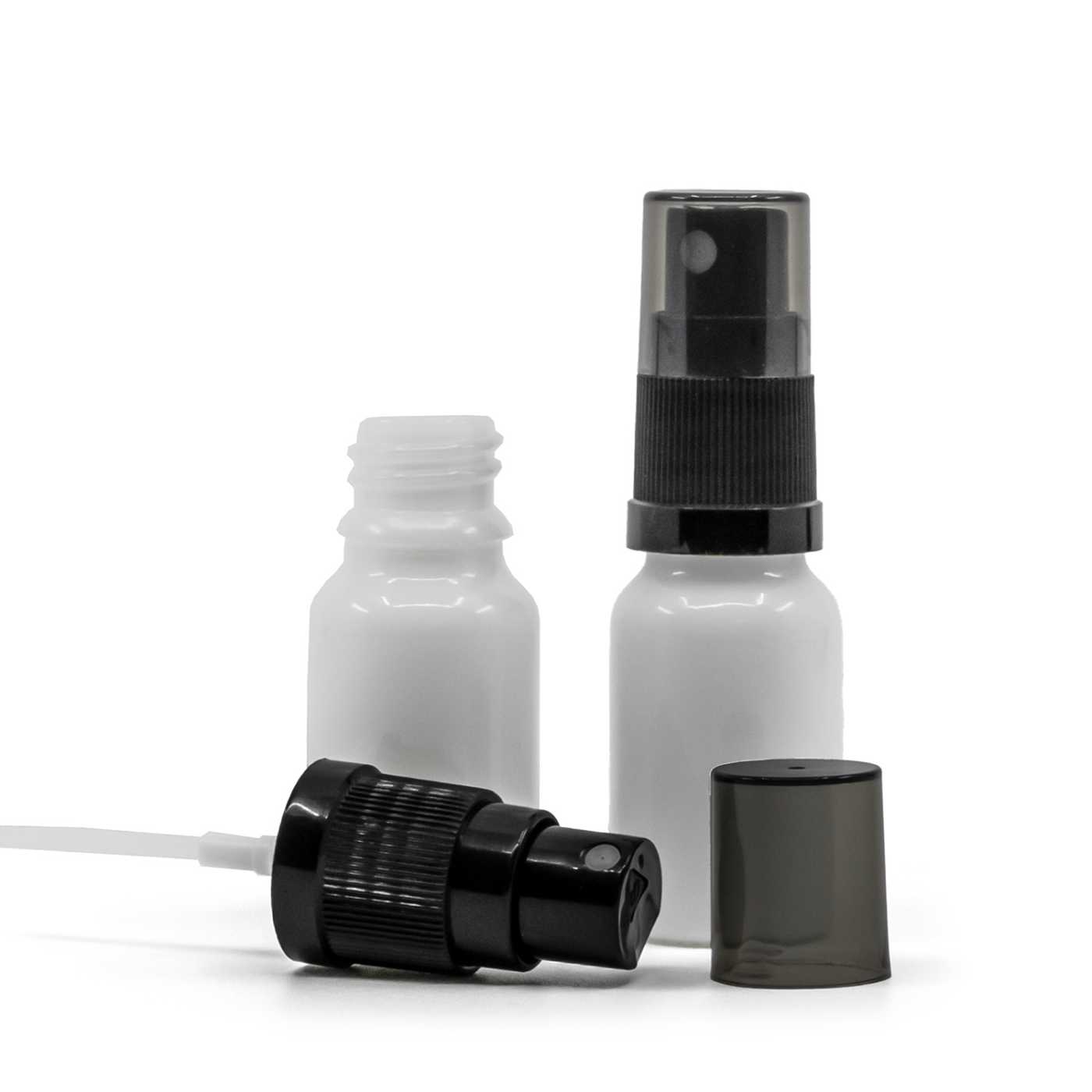 Butelka szklana, biała, czarny atomizer, przydymiony kapturek, 10 ml