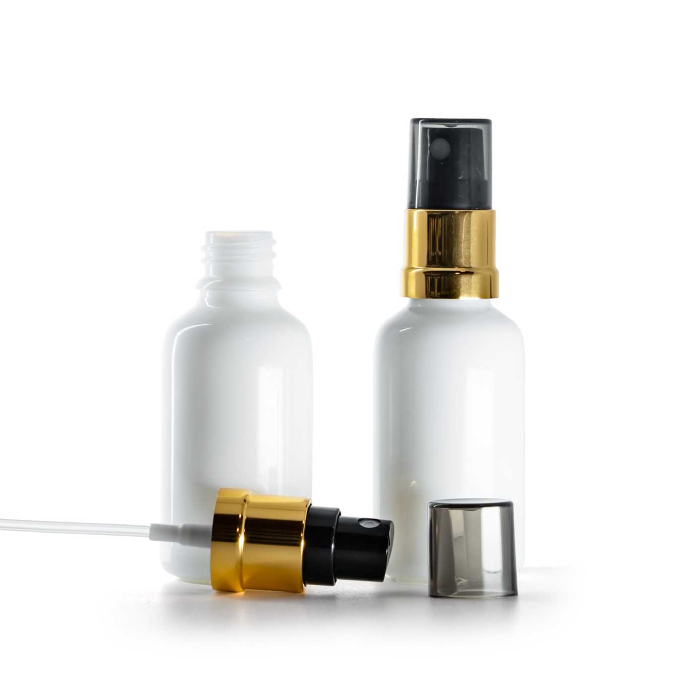 Sklenená fľaška, liekovka, biela, čierno-zlatý rozprašovač, dymový kryt, 30 ml