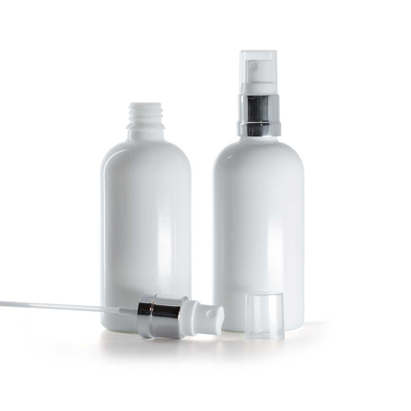 Sklenená fľaška, liekovka, biela, strieborný lesklý rozprašovač, 100 ml