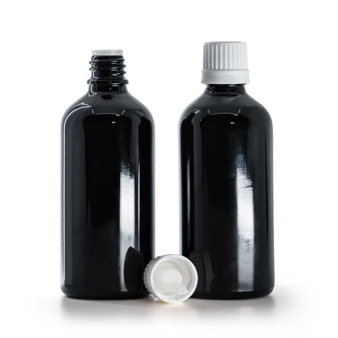 Sklenená fľaška, čierna lesklá, biely vrchnák s kvapátkom, 100 ml
