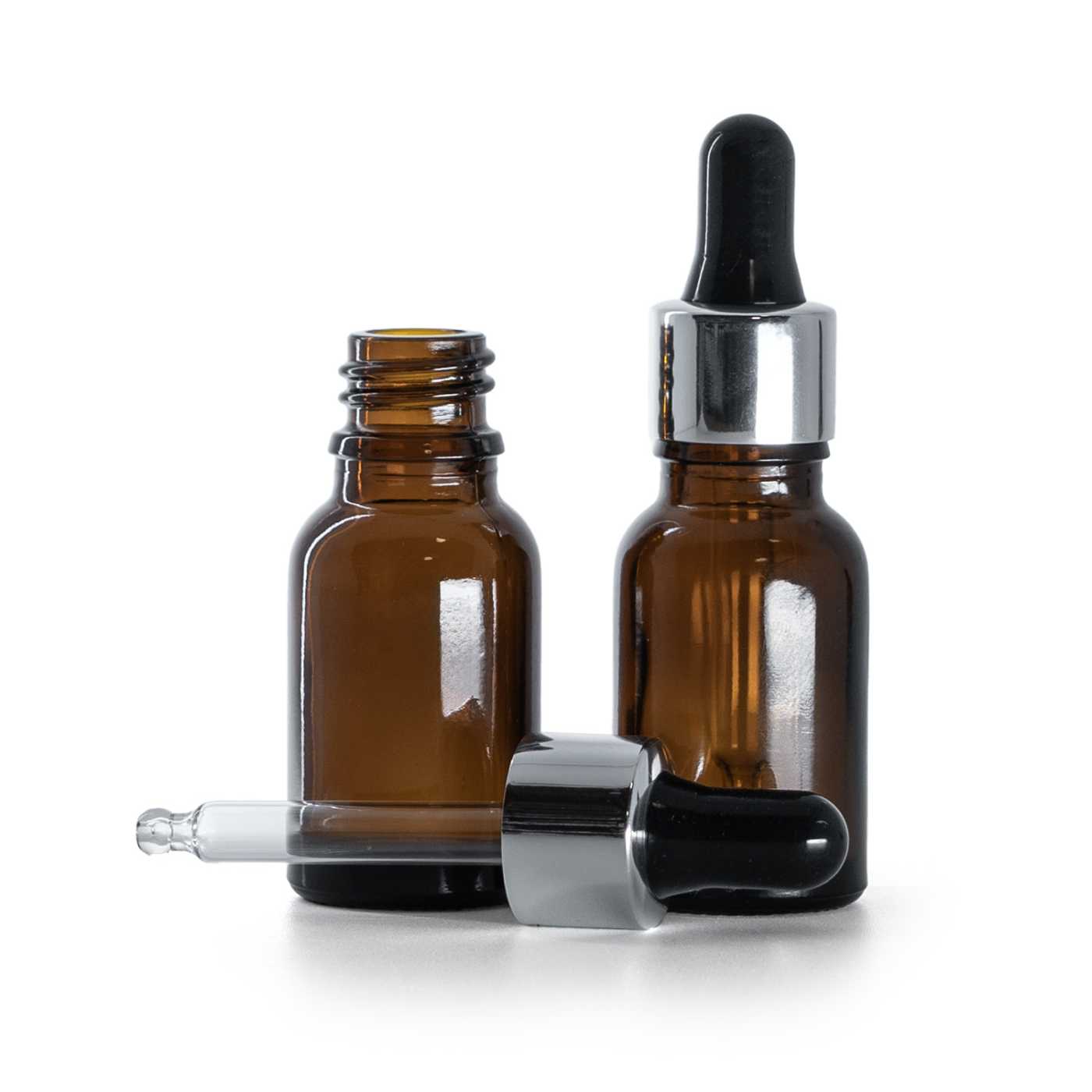 Hnědá skleněná lahvička s černo-stříbrnou pipetou, 15 ml