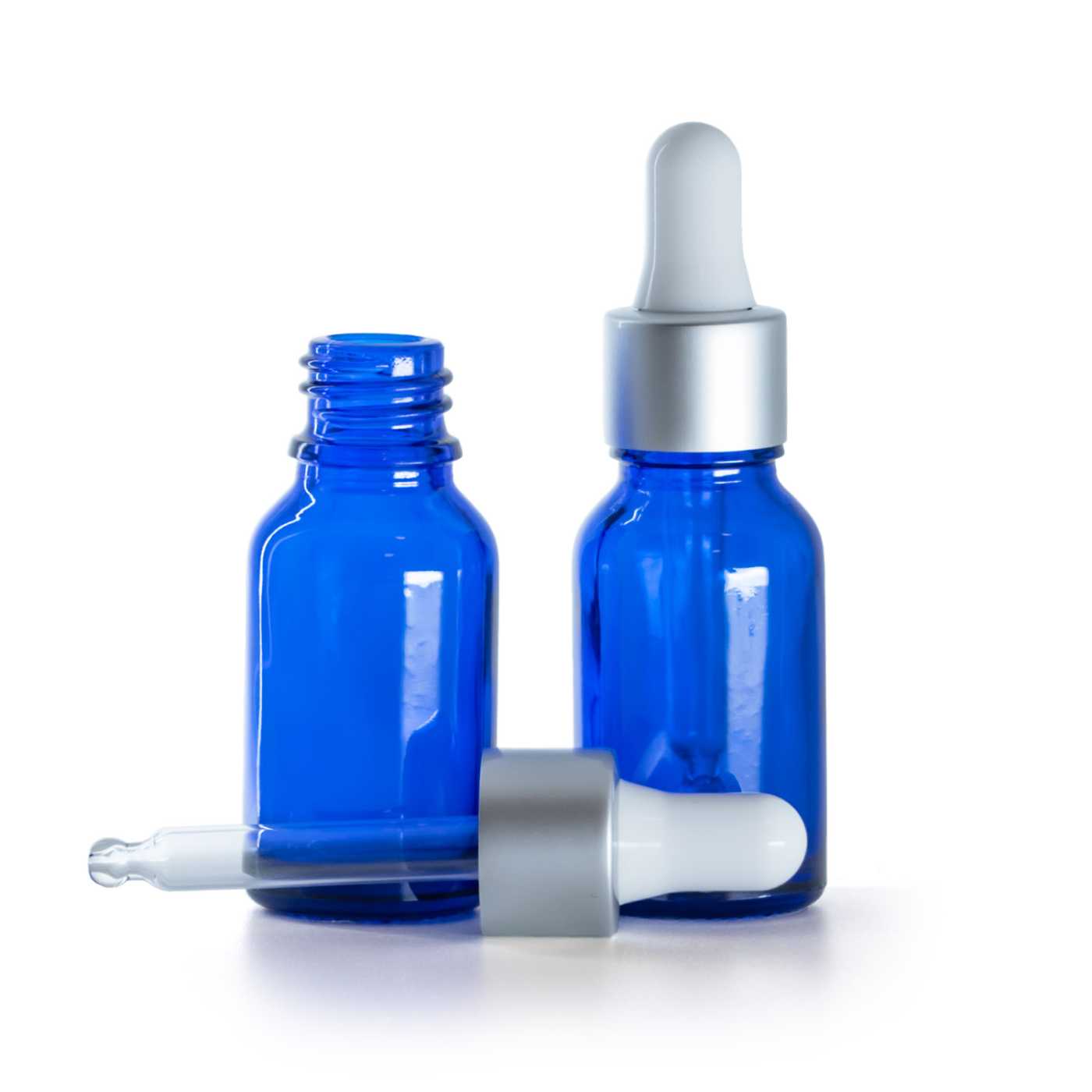 Blaue Glasflasche mit mattsilbernem Pipettenverschluss 15 ml