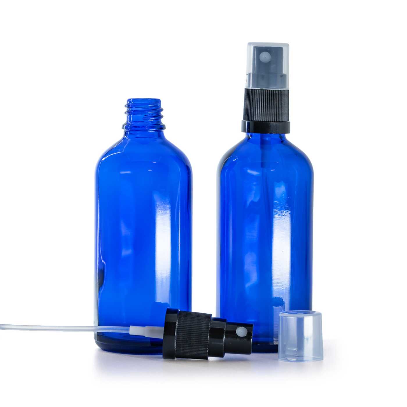 Blaue Glasflasche mit schwarzem Sprühaufsatz 100 ml