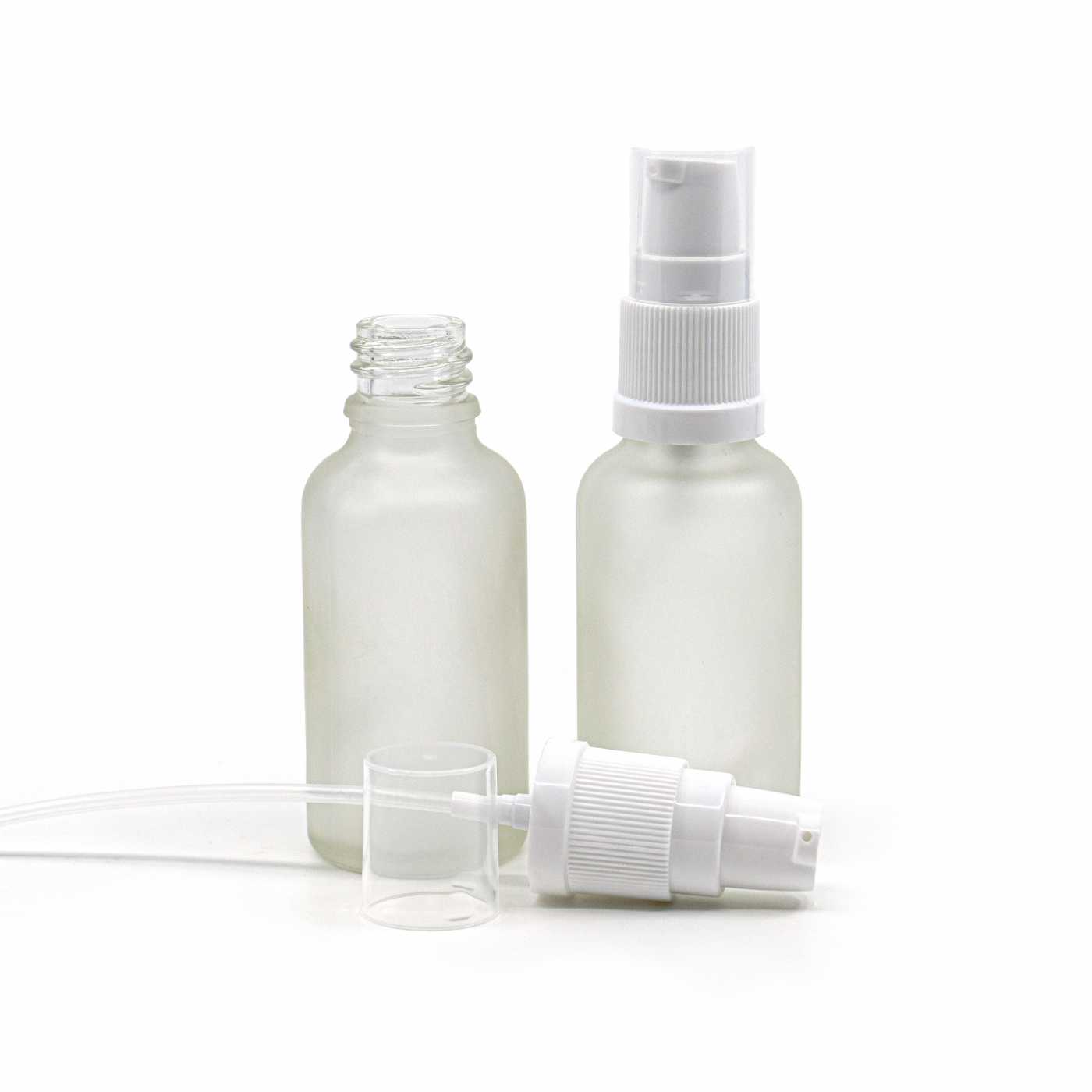 Átlátszó matt üvegpalack fehér adagolóval, 30 ml