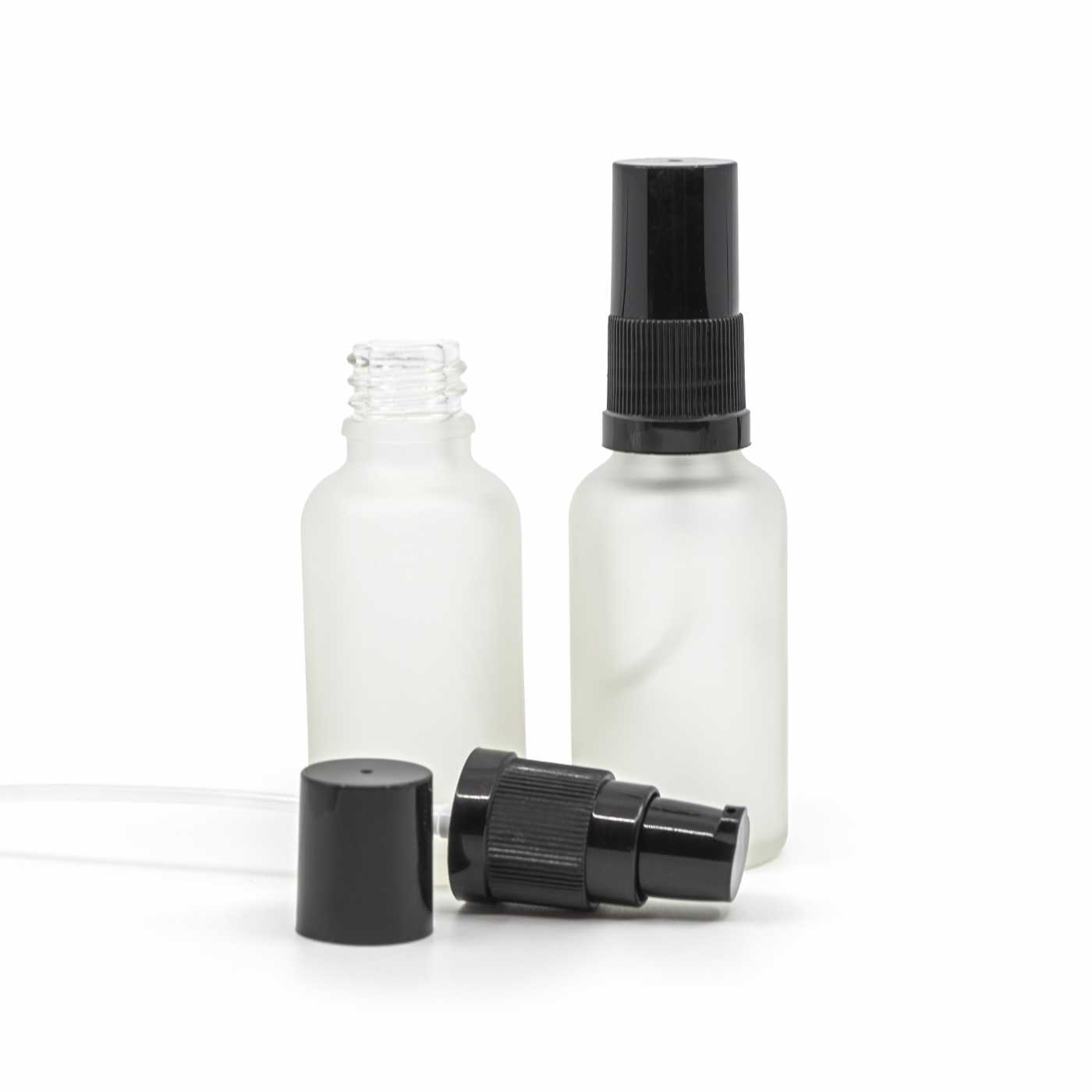 Átlátszó matt üvegpalack fekete krémpumpával és fekete kupakkal, 30 ml
