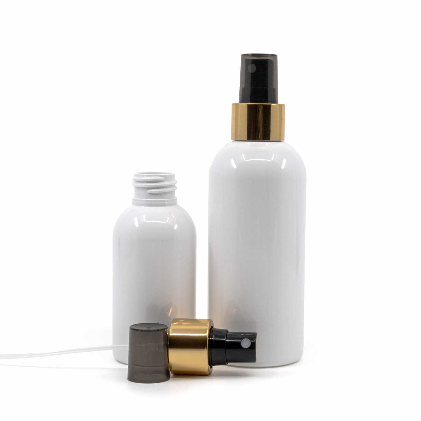 Bouteille en plastique blanche, spray brume fine noir, bague dorée brillante, 300 ml