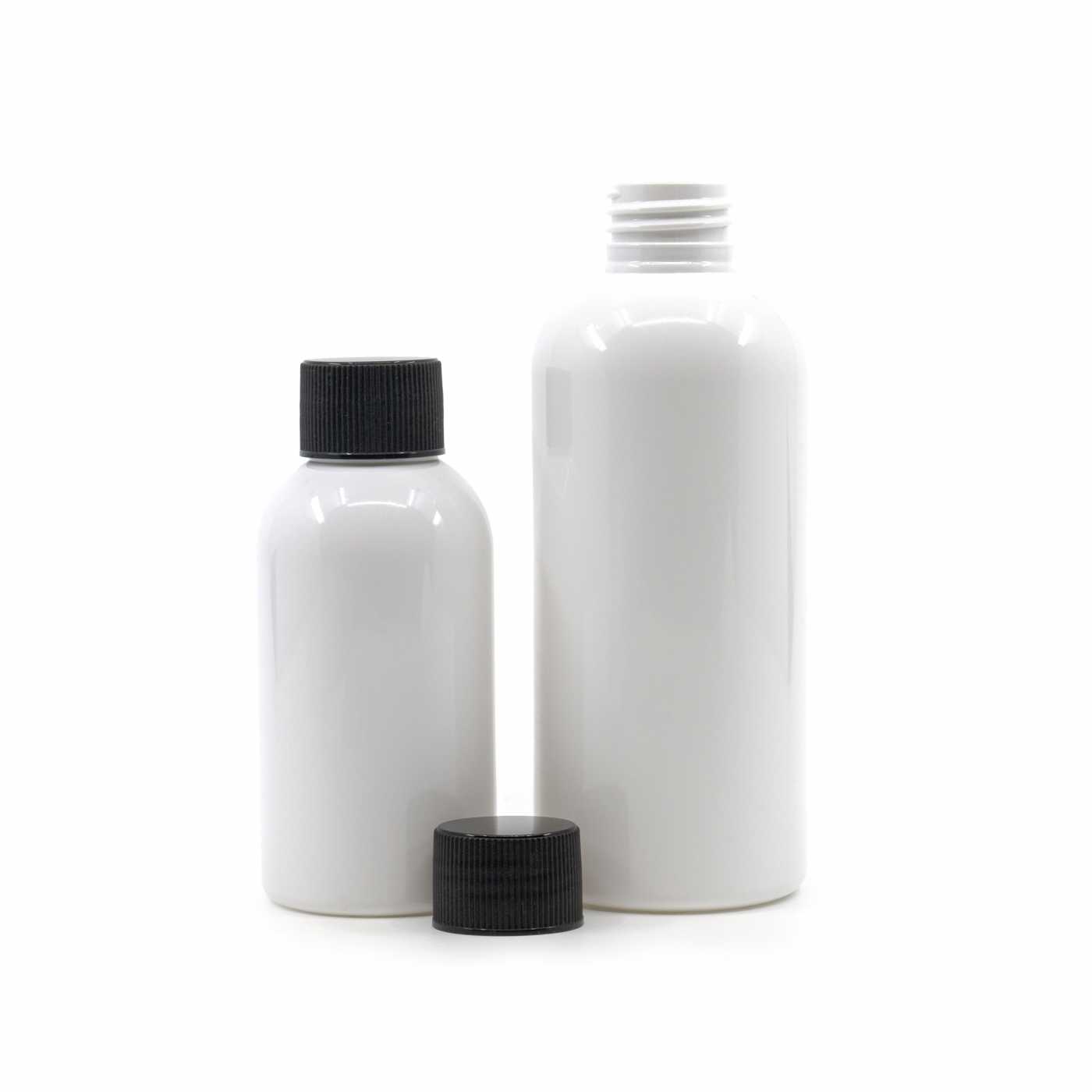 Bouteille en plastique blanche, bouchon noir rainuré, 300 ml