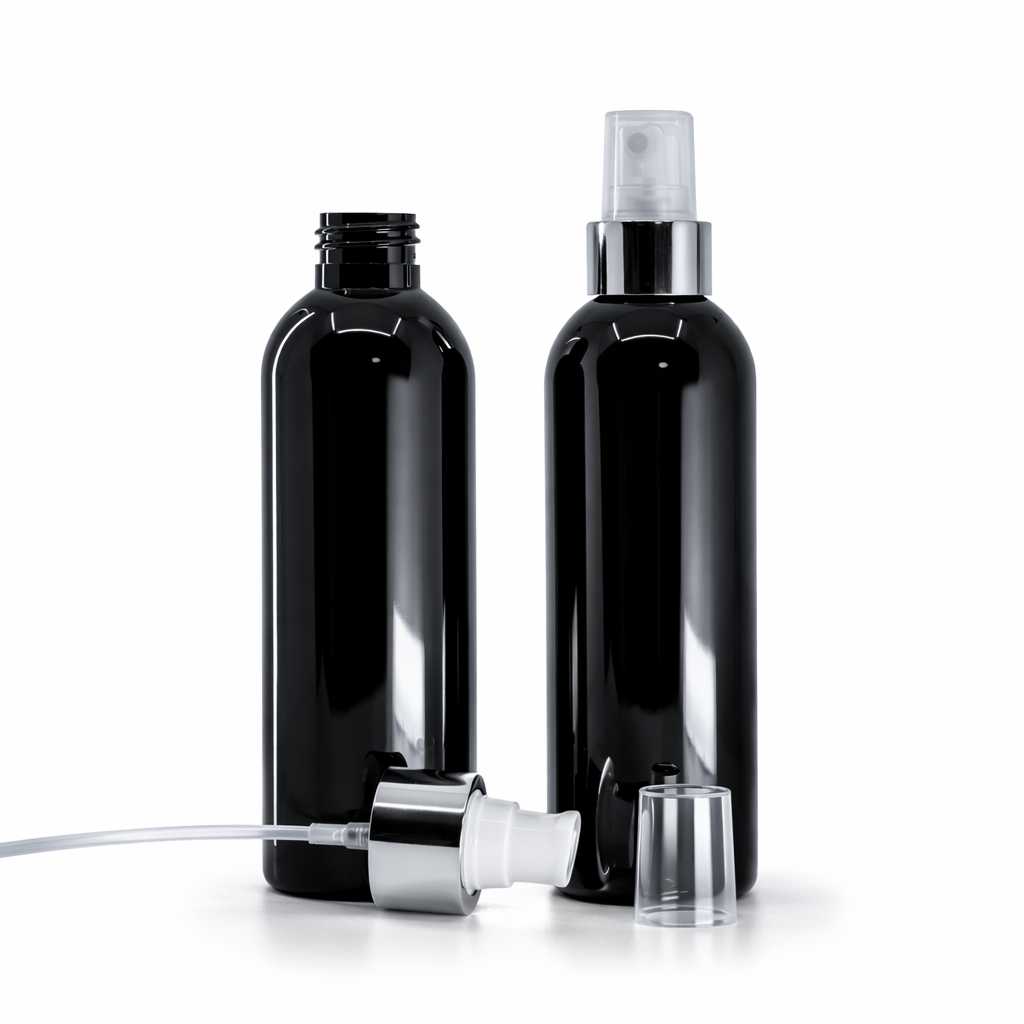 Plastová fľaša, čierna lesklá, biely rozprašovač, strieborná lesklá obruč, 200 ml