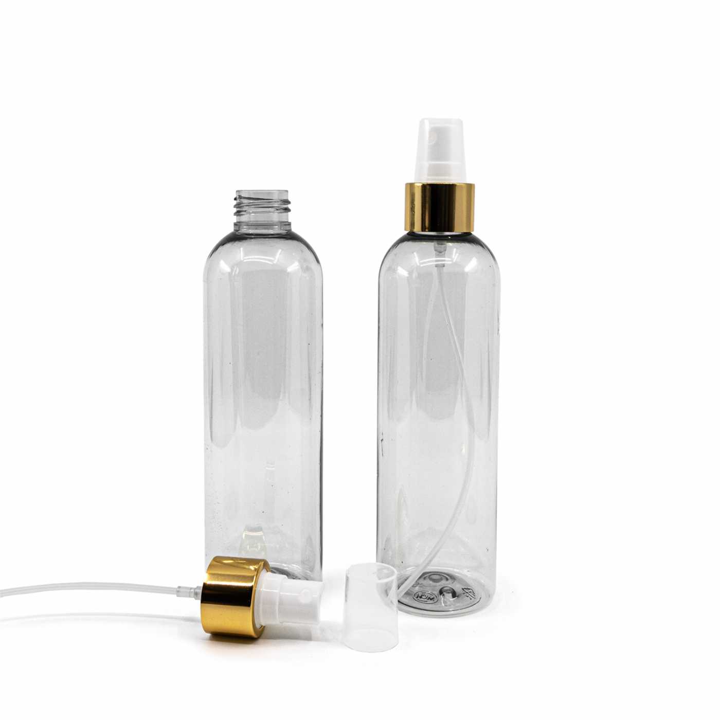 Plastová fľaša, recyklovaná, biely rozprašovač, zlatá lesklá obruč, 250 ml
