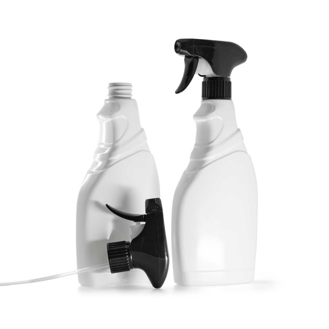 Biała butelka na środki czystości, czarny spryskiwacz z dźwignią, 500 ml