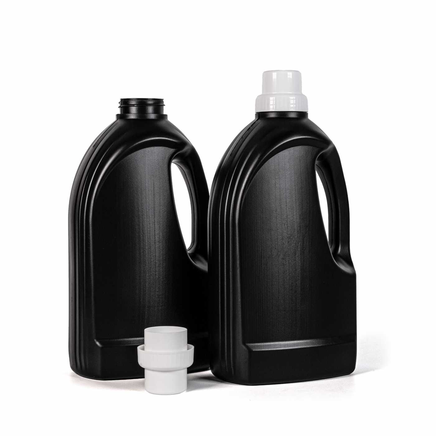 Plastová fľaša na aviváž, čierna, biely vrchnák, 1,5 l
